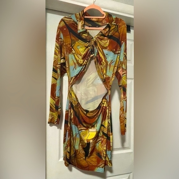 Pretty Little Thing Open Front dress - Picture 1 of 4